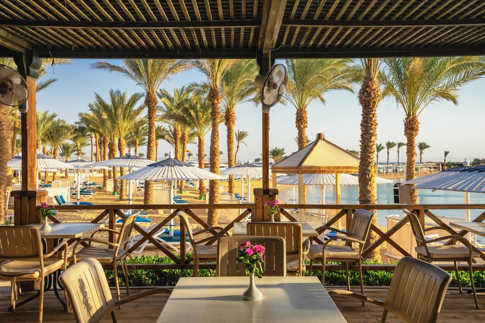 HOTEL U NOVOM CENTRU HURGADE: Hilton Hurghada Resort 5* sa prelepo uređenom plažom na obali Crvenog mora