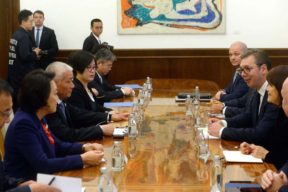 SUSRET U PREDSEDNIŠTVU: Vučić se sastao s kineskim ministrom za nauku (FOTO)