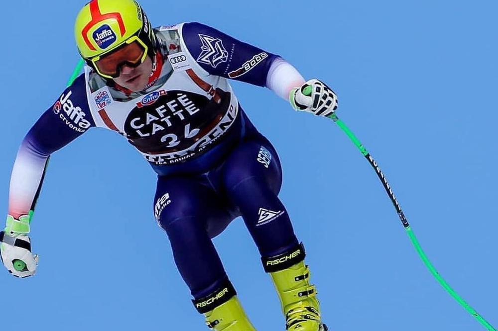 ZA DLAKU IZBEGNUTA TRAGEDIJA: Srpski skijaš Mako Vukićević doživeo tešku povredu u Švajcarskoj!