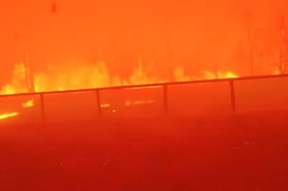 PAKAO U AUSTRALIJI: Bukti više od 40 požara, 500 vatrogasaca se bori sa vatrenom stihijom (VIDEO)