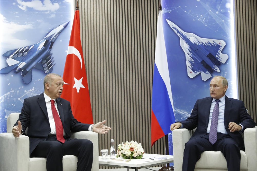 ERDOGAN USTUKNUO PRED PUTINOM: Turska neće zaoštravati odnose da Rusijom zbog Idliba