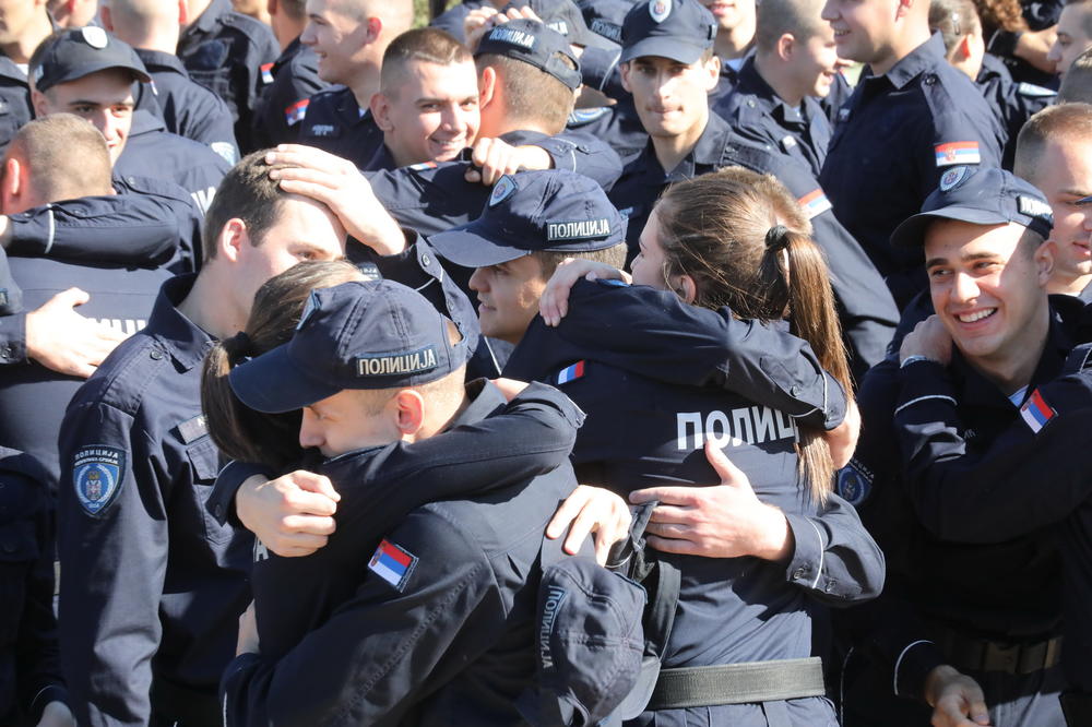 POLICAJCI PRIKUPILI POMOĆ ZA NARODNU KUHINJU NA KOSOVU: Uplatili skoro 500.000 dinara