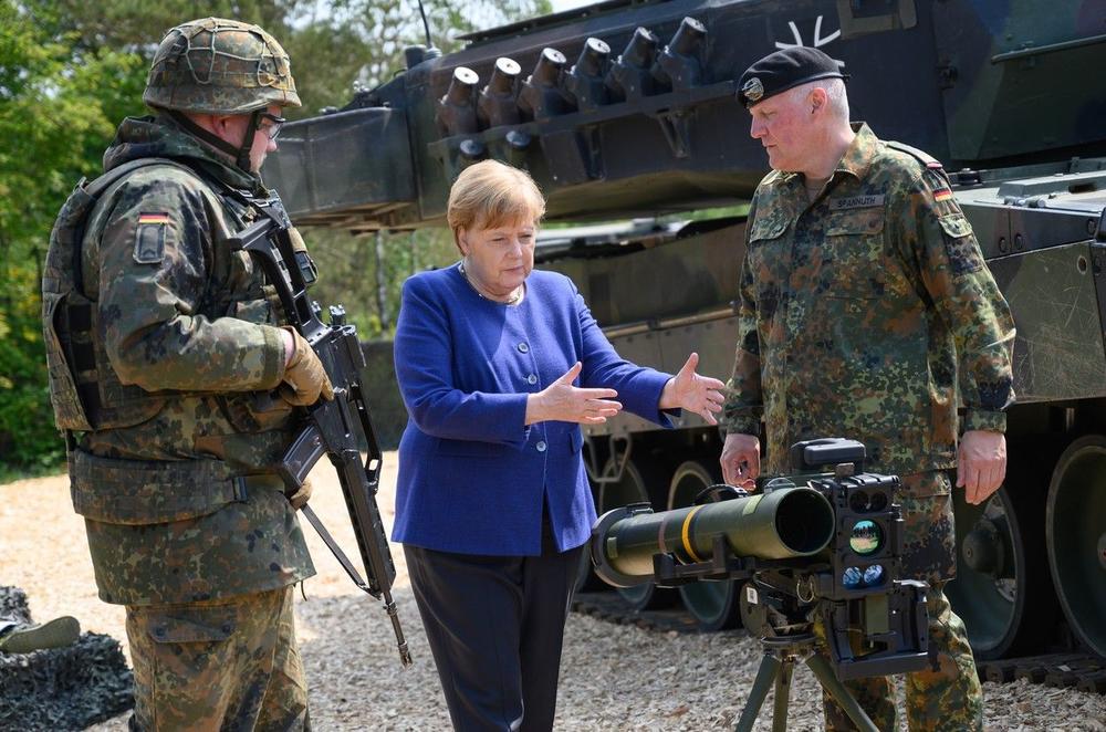 Angela Merkel, nemačka vojska