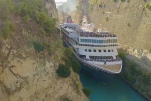 SVI SU MISLILI DA JE OVO NEMOGUĆE: Pogledajte najveći brod koji je ikada prošao kroz Korintski kanal! Ovde je izuzetno usko, ali je njemu uspelo (VIDEO)