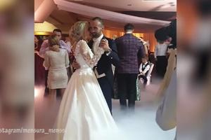 BOSANSKI ATLETIČAR AMEL TUKA ZAPLAKAO NA SVOJOJ SVADBI:  Pogledajte koju pesmu im je Mirza Selimović posvetio za prvi ples (VIDEO)