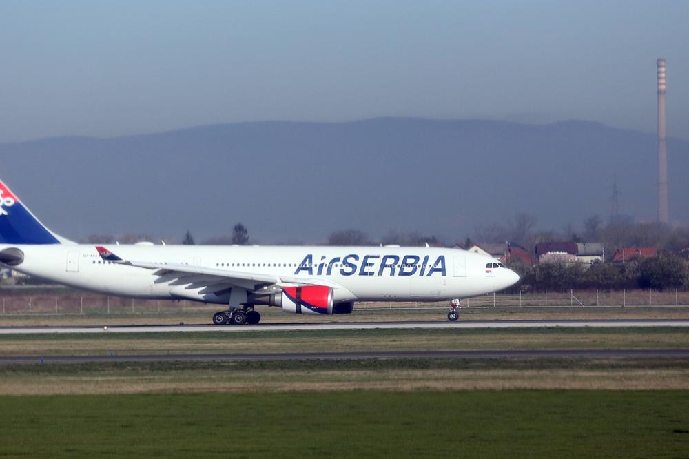 HVALA SRPSKIM PRIJATELJIMA: Rusi se avionom Er Srbije vratili u Moskvu