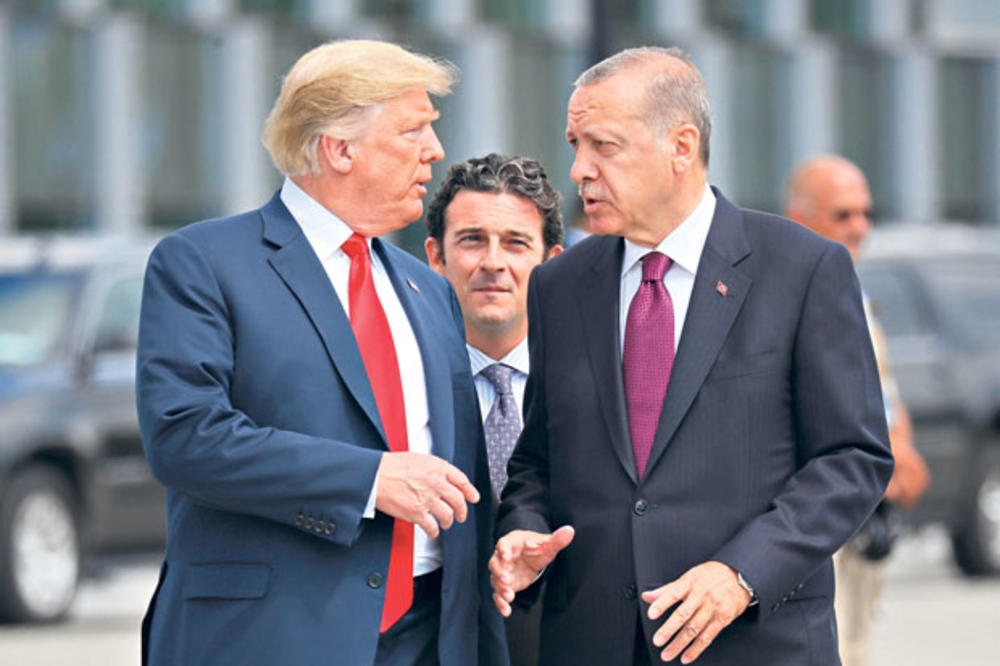 PROČITAO I FRKNUO U ĐUBRE: Erdogan bacio Trampovo pismo u kantu! (FOTO, VIDEO)
