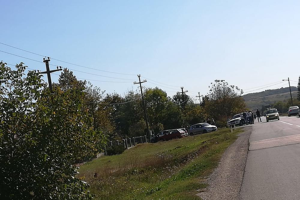 KURIR NA LICU MESTA, UŽAS U ZABAČENOJ ULICI U BARIČU: Telo muškarca (45) izbodenog nožem pronađeno u automobilu (FOTO)