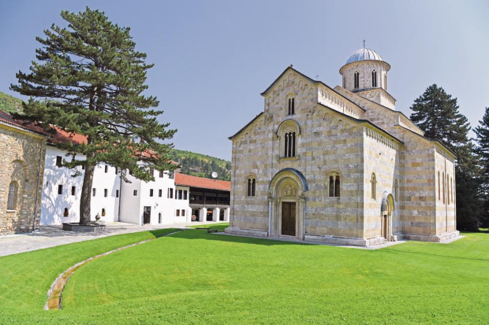 SAD KRITIKUJU VLASTI NA KOSOVU I METOHIJI: Vratite zemlju manastiru Dečani