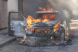 UHAPŠEN PANČEVAČKI PIROMAN: Zapalio automobil, vatra se proširila i na drugi!