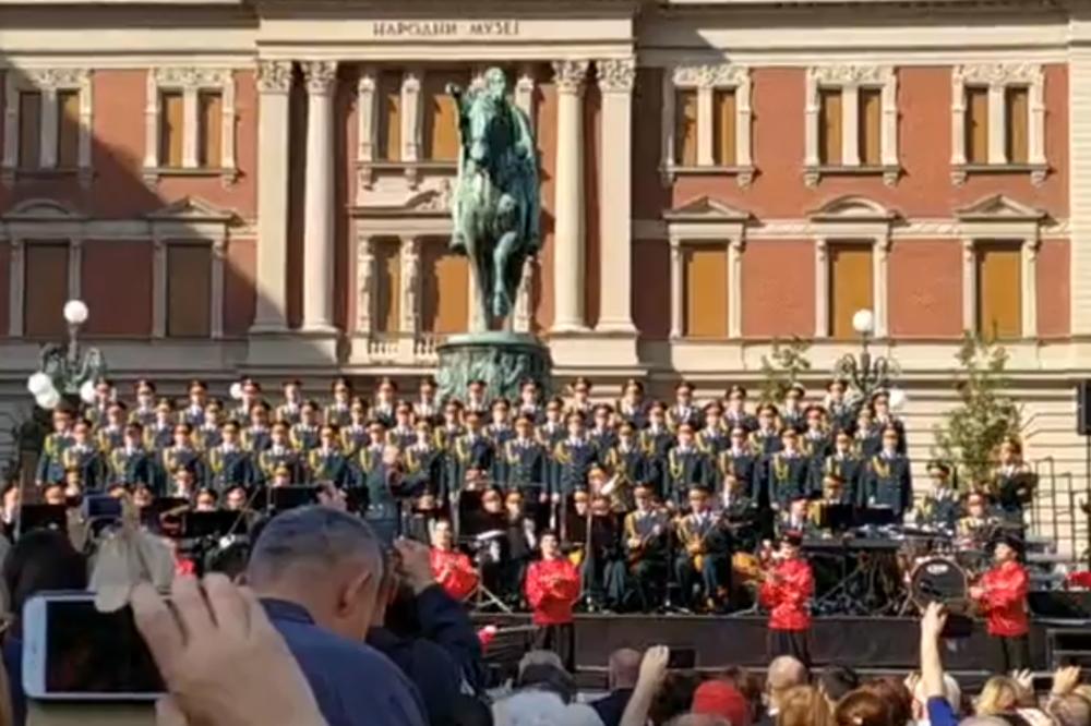 RUSKI VOJNI ANSAMBL U ČAST OSLOBOĐENJA BEOGRADA! Aleksandrov održao SVEČANI koncert na Trgu Republike, građani ODUŠEVLJENI! (VIDEO)