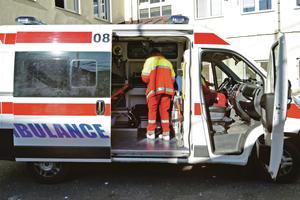 TEŠKA NESREĆA NA PUTU ZAJEČAR-PARAĆIN: Muškarac poginuo u sudaru 2 automobila, dvoje teško povređeno