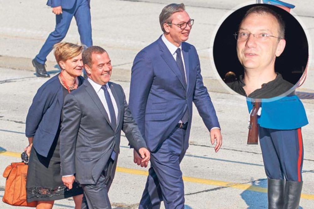 STRUČNJAK ZA GOVOR TELA OTKRIVA ZA KURIR: Medvedev i Vučić rešili veliki problem