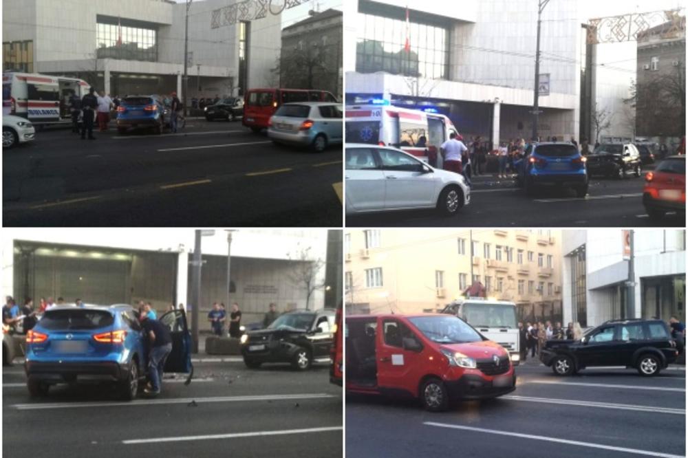 HAOS U CENTRU BEOGRADA: Teška nesreća u Kneza Miloša, ima povređenih (FOTO)