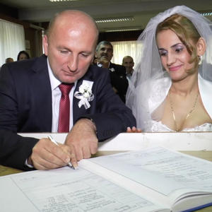 Za brak sa albankama agencija Agencija za