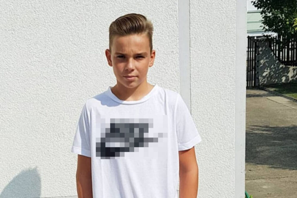 AKO GA VIDITE ODMAH ZOVITE POLICIJU: Nestao PETAR (13) iz Stare Pazove! Rastao se od drugara, krenuo kući, ali do nje nije stigao! MOLE SE GRAĐANI DA SE UKLJUČE U POTRAGU ZA DEČAKOM (FOTO)