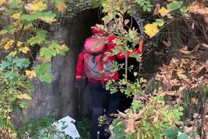 GRADNJU NARUČIO TITO LIČNO: Ovako danas izgledaju Brozovi tajni tuneli na Trebeviću, a natpisi na zidovima privlače posebnu pažnju (VIDEO)