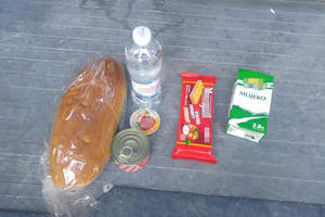 HRVATSKI POLICAJCI JEDU BAJATU HRANU Poslali fotografije obroka ministru i pitali: Može li se sa ovim čuvati granica? (FOTO)