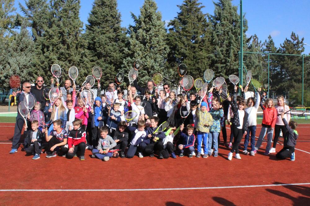 SPARTAK DAN U BEOGRADU: Deca igrala tenis u Ruskoj školi i učila vrednosti zdravog života