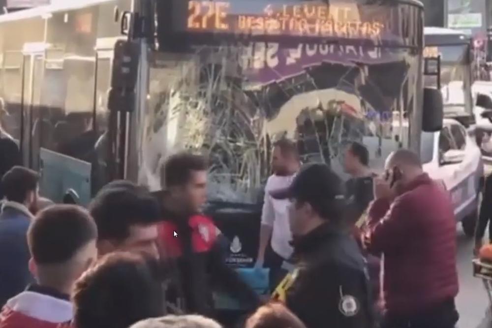 UŽAS U ISTANBULU! KASAPIO LJUDE NA AUTOBUSKOJ STANICI: Uleteo autobusom u masu, a onda izašao iz vozila i izvadio NOŽ (FOTO, VIDEO)