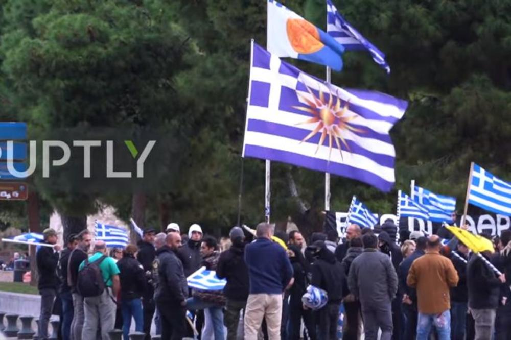 DRAMA U GRČKOJ: Stanovništvo ustalo protiv vlade, oštro se protive prebacivanju migranata sa ostrva na kopno! (VIDEO)