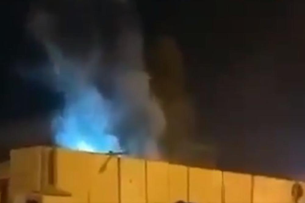 NAPAD NA IRANSKI KONZULAT U IRAKU: Demonstranti napravili haos! Bacali kamenice, palili gume, pa okačili zastavu svoje zemlje! Troje poginulo! (VIDEO)