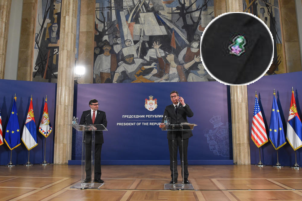VUČIĆ I PALMER NOSILI ISTI SRPSKI SIMBOL NA REVERU: Predsednik mu se posebno zahvalio zbog toga! (FOTO)