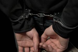 BEOGRAĐANIN (24) PROVALIO U FRIZERSKI SALON U ŠAPCU: Osumnjičen za krađu mobilnog, mašinice za šišanje i makaze