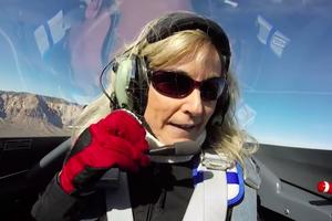 G SILA JOJ POTISNULA KRV IZ MOZGA! Žena se onesvestila tokom leta avionom! (VIDEO)