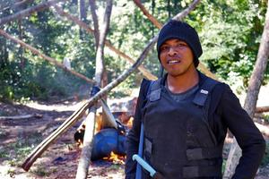 ČUVAR ŠUME UBIJEN U AMAZONIJI: Borio se za očuvanje prašuma, a onda su mu ilegalne drvoseče postavile zasedu! Upucan je u vrat kada je krenuo da traži vodu! (FOTO, VIDEO)
