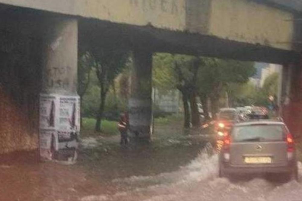 RIJEKA POTOPLJENA: Obilne kiše napravile haos, ulice se pretvorile u reke