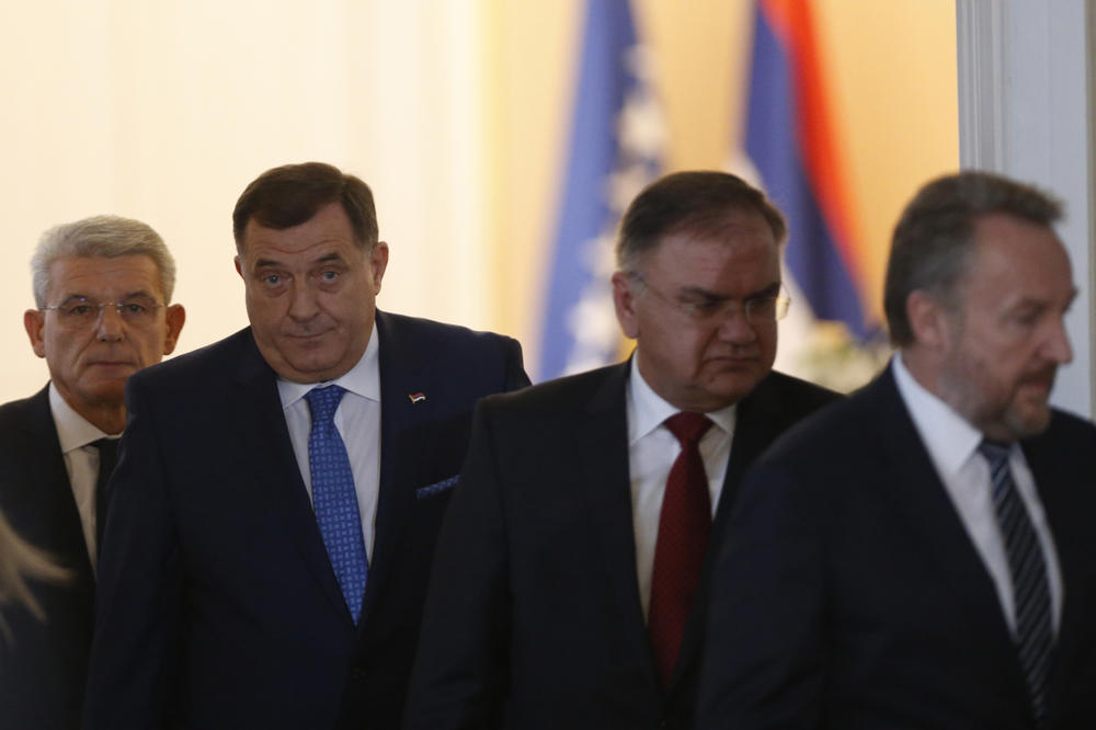 BAKIR BI U NATO PO SVAKU CENU: Dodik dosledno protiv učlanjenja