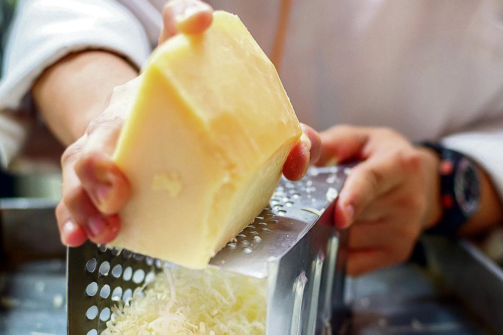 RENDE NE TREBA DRŽATI USPRAVNO? Evo kako da izrendate sir bez NEREDA!