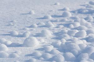 ŽUTI METEOALARM U HRVATSKOJ: Duva olujni vetar, delove zemlje prekrio sneg!