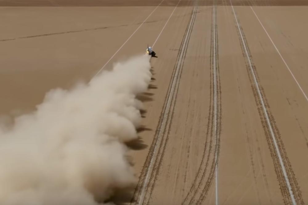 PROBIO ZVUČNI ZID: Pogledajte kako je supersonični automobil jurio 806 km na sat, ali ni tu nije kraj (VIDEO)