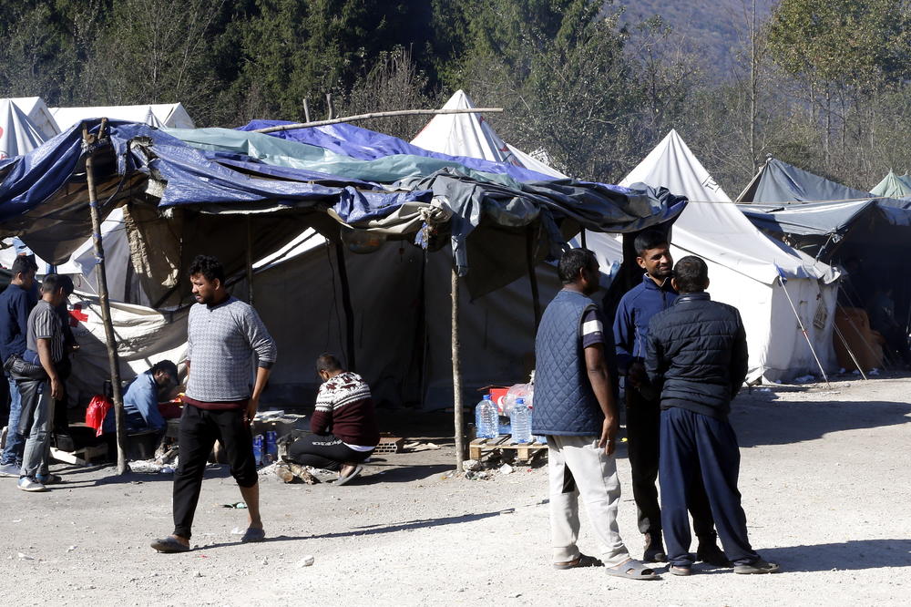 DRAMA U ZENICI: Migranti provalili u napuštenu kuću, pa se potukli! Jedan je teže povređen, a drugi lakše