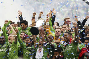 SIJETL PRED 70.000 GLEDALACA PODIGAO TROFEJ MLS LIGE: Toronto pao u finalu! Saundersi igraju najbolji fudbal u Americi (VIDEO)