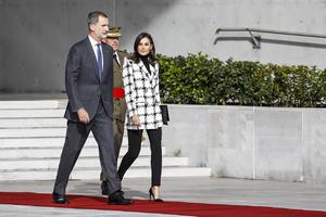 ŠPANSKI KRALJ I KRALJICA U PRVOJ DRŽAVNOJ POSETI KUBI: Desničari u Španiji ovo putovanje dočekali na nož, a evo šta sve očekuje kraljevski par u naredna 3 dana! (FOTO, VIDEO)