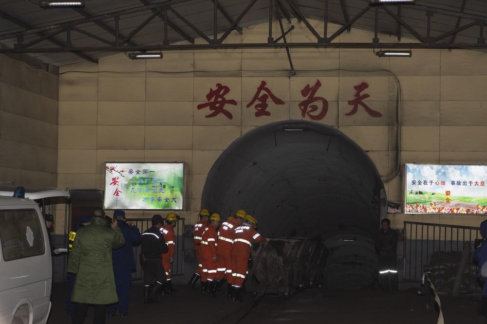 HOROR U KINI: U eksploziji u rudniku uglja poginulo najmanje 15 ljudi! 11 rudara uspelo da se spase! (VIDEO)