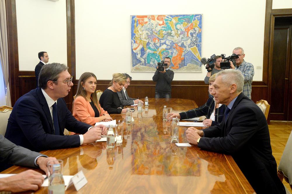 SASTANAK U PREDSEDNIŠTVU: Vučić primio ambasadora Bocan-Harčenka, od Rusa ni reč, samo se nasmešio i seo u auto