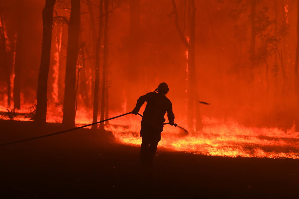 NOVI TALAS POŽARA U AUSTRALIJI: Visoke temperature i jaki vetrovi stvorili su katastrofalne uslove! Izdata upozorenja!