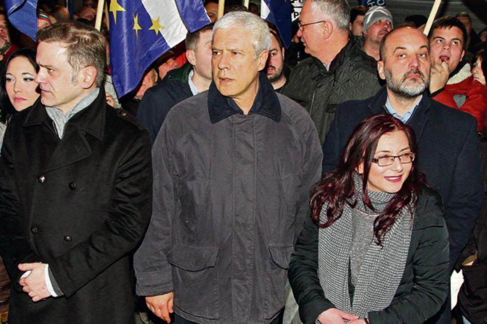 KAKAV LICEMER! Boris Tadić pljuje proteste u Kini, a u Beogradu mu ne smetaju!