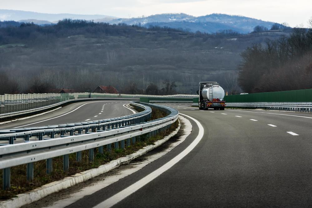 STANJE NA PUTEVIMA: Dobri uslovi za vožnju, dobra prohodnost puteva