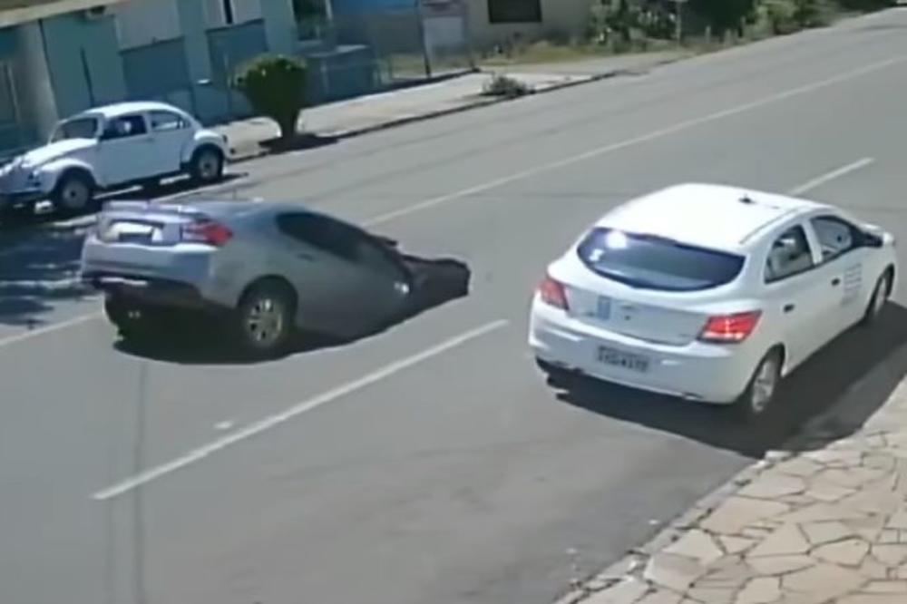 DRAMA U BRAZILU: Džinovska rupa se otvorila na ulici i progutala auto! U vozilu bile majke i ćerka! (VIDEO)