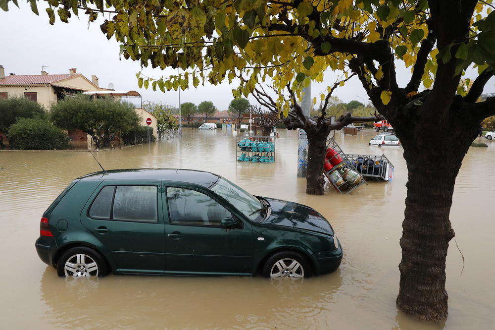 POPLAVE NAPRAVILE PROBLEME U SAOBRAĆAJU: Evo gde su putevi zavtoreni po Srbiji