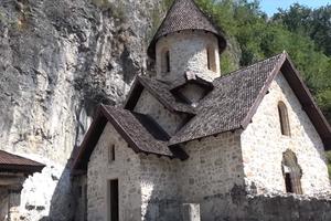 PREDSEDNIK SRBIJE NAJAVIO: Uradićemo put do manastira Kumanica, samo da vidimo kada