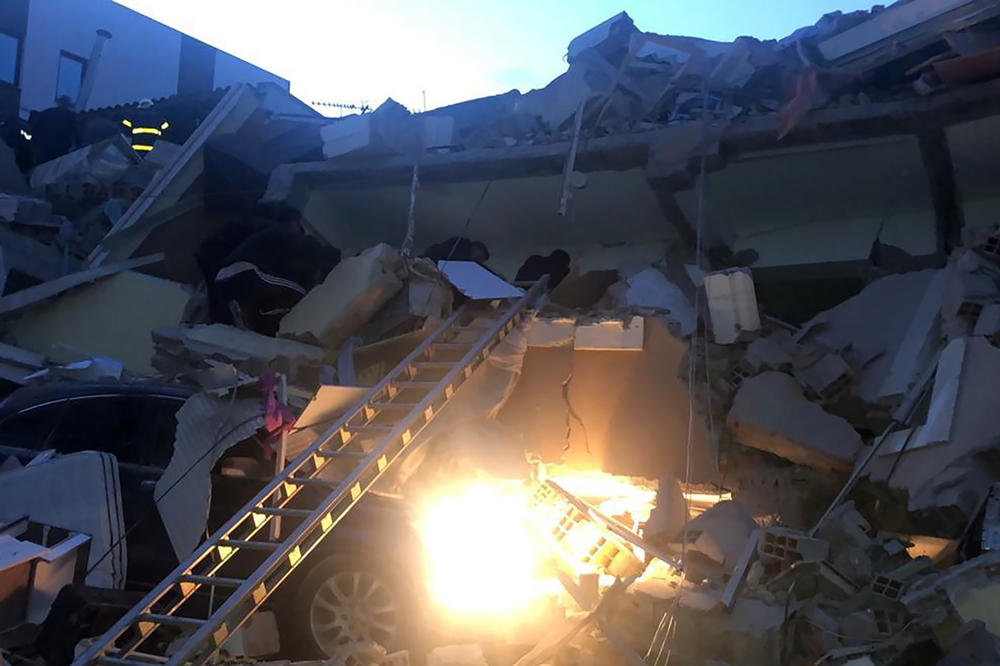 NOVI ZEMLJOTRES POGODIO ALBANIJU: Još jači potres samo 3 sata nakon prvog! (VIDEO)