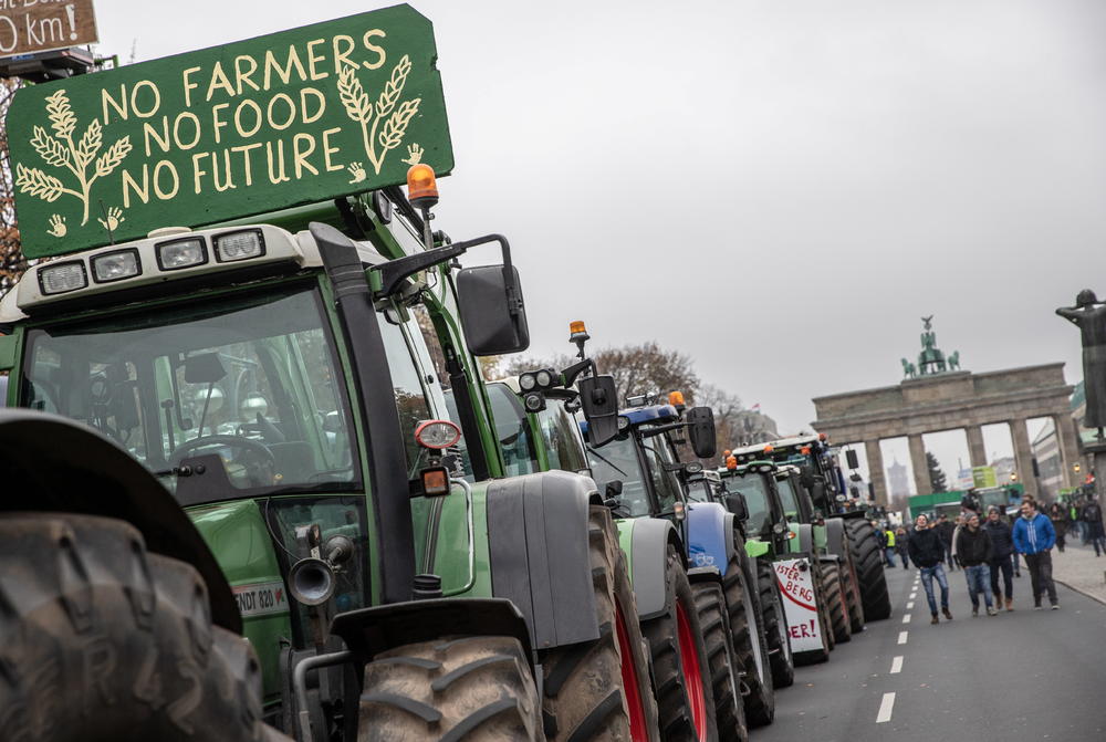 Berlin, traktori, protest, 26 11 2019