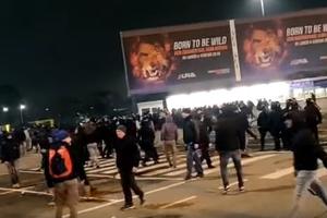 HRVATI PREBILI ITALIJANE: Pogledajte brutalnu tuču navijača Dinama sa pristalicama Atalante ispred San Sira (VIDEO)