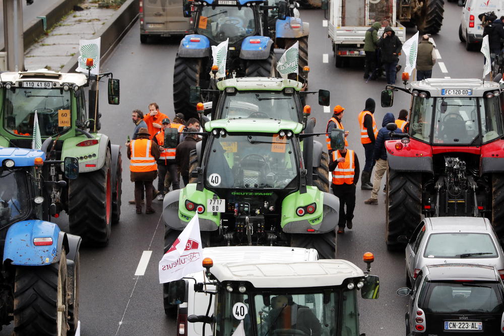 Francuska, traktori, traktoristi, protest, štrajk